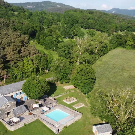 Sejour Champetre : Magnifique Ferme Rehabilitee Avec Piscine, Terrasses Et Confort Moderne A St Etienne Lardeyrol - Fr-1-582-389 * Saint-Etienne-Lardeyrol