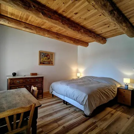 Sejour Champetre : Magnifique Ferme Rehabilitee Avec Piscine, Terrasses Et Confort Moderne A St Etienne Lardeyrol - Fr-1-582-389 Bed & Breakfast