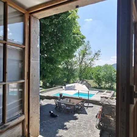 Sejour Champetre : Magnifique Ferme Rehabilitee Avec Piscine, Terrasses Et Confort Moderne A St Etienne Lardeyrol - Fr-1-582-389 Bed & Breakfast *