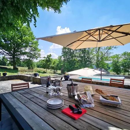 Bed & Breakfast Sejour Champetre : Magnifique Ferme Rehabilitee Avec Piscine, Terrasses Et Confort Moderne A St Etienne Lardeyrol - Fr-1-582-389
