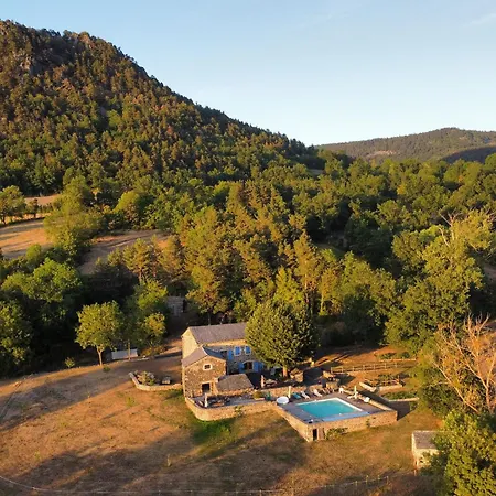 Bed & Breakfast Sejour Champetre : Magnifique Ferme Rehabilitee Avec Piscine, Terrasses Et Confort Moderne A St Etienne Lardeyrol - Fr-1-582-389 *